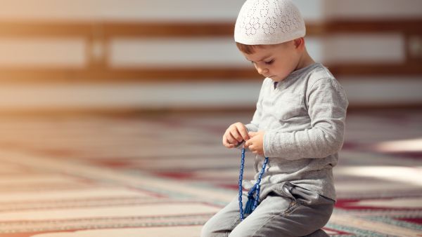 الابتعاد عن تناول الأكلات التي تحتوي على الأملاح والتوابل الكثيرة