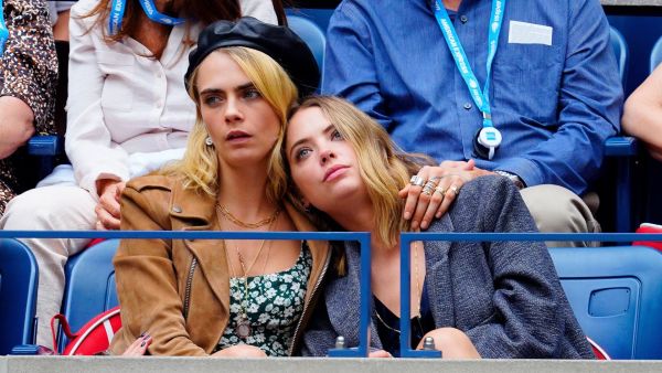 كارا ديفيلين وآشلي بينسون