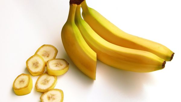 تعتمد الوصفة على استخدام  ثمرة موزة متوسطة الحجم