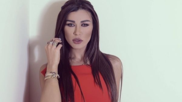نادين الراسي: وقعت في حب هذا الممثل..والإعلام أعطى شهرة أكبر من حجمها لـ هذه الممثلة اللبنانية!