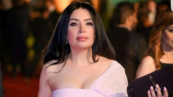 عبير صبري "البوس في الأفلام حرام"..والجمهور يشارك صورة قبلتها الجريئة!