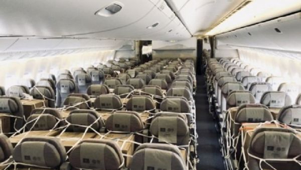 تستخدم الناقلة حالياً 11 طائرة شحن من طراز البوينج 777 التي توفر حمولة شحن تصل إلى نحو 100 طن على كل رحلة