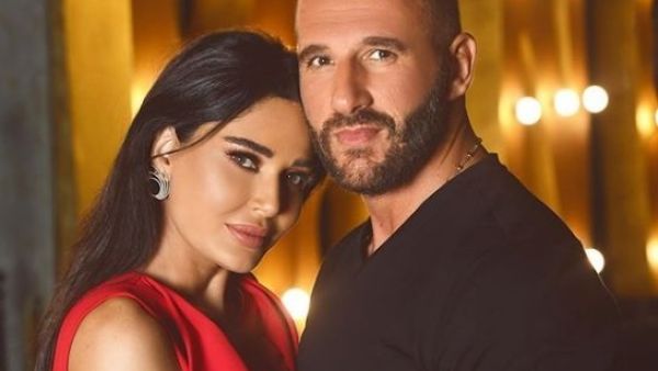 سيرين عبد النور في أحضان زوجها من كواليس برنامجها..والجمهور "عيب"!