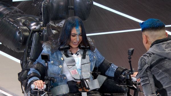 بالفيديو: سقوط بوسي من الدرج في برنامج رامز جلال!