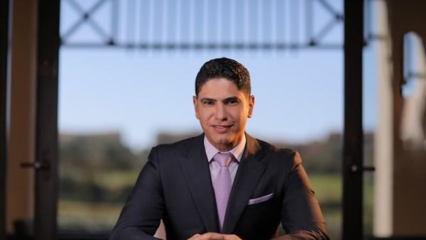 شاهد زوجة أبو هشيمة الأولى وأولاده..والجمهور أجمل من هيفاء وهبي وياسمين صبري!