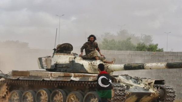 Operation IRINI is intended, on the one hand, to enforce the UN arms embargo against Libya, prevent the illegal oil trade and human smuggling and provide training for Libyan coastguards and navy.