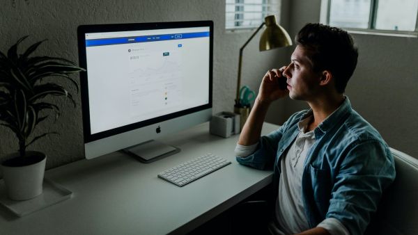 العمل لفترات طويلة من المنزل له العديد من الآثار السيئة