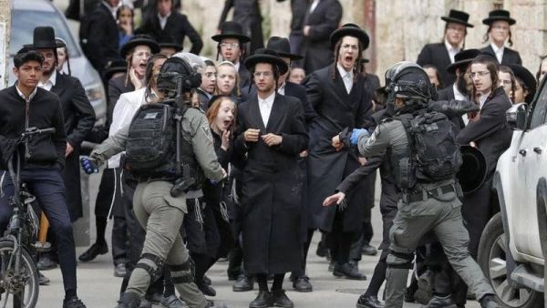 تتركز الاحتفالات بعيد لاغ باعومر، الذي أقيم يوم الثلاثاء، في ضريح الحبر شمعون بار يوحاي