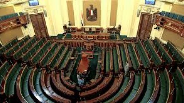 النائبة شيرين فرج حضرت عددا من الجلسات كان بها عدد من الوزراء