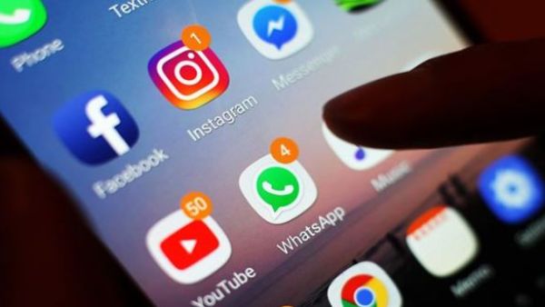 تأجيل النظر في مشروع قانون شبكات التواصل الاجتماعي