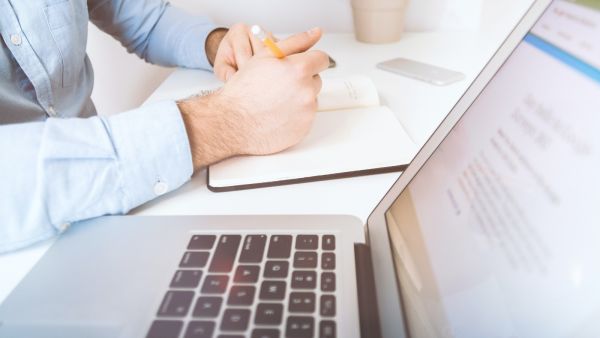 ما مدى دقة التشخيص الصحي على الانترنت وعبر التطبيقات الطبية؟