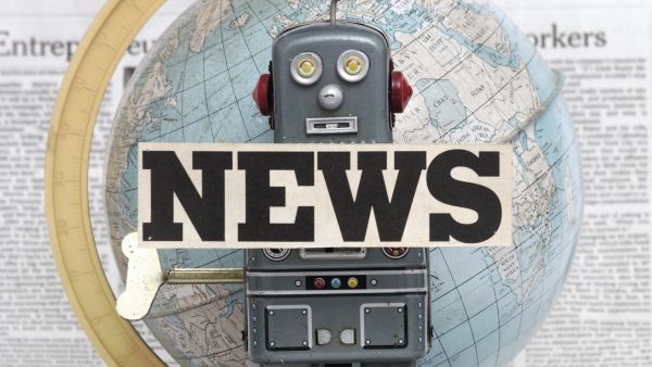 Journalists, Beware: The Robots Are Taking Over Your Jobs! 