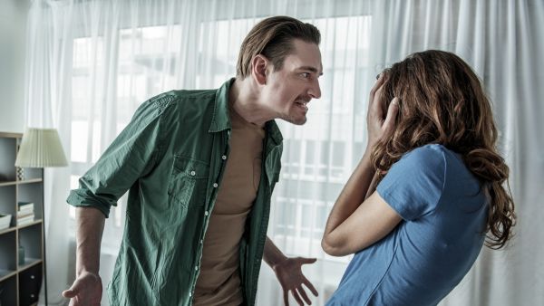 الزوج الذي يحب زوجته يستحيل إهانتها، حاولي أن تكسبي مودته ومحبته تعرفي على مفتاح قلبه