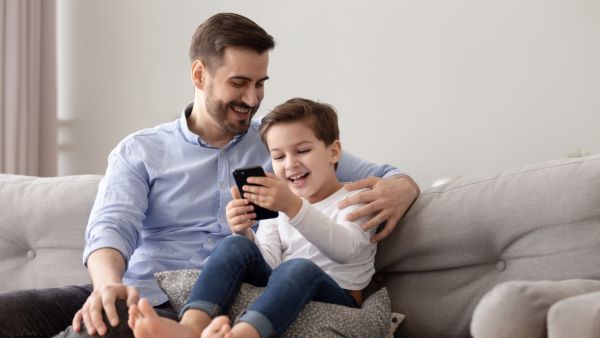 يعي الآباء أضرار الاستعمال المفرط لهذه الوسائل