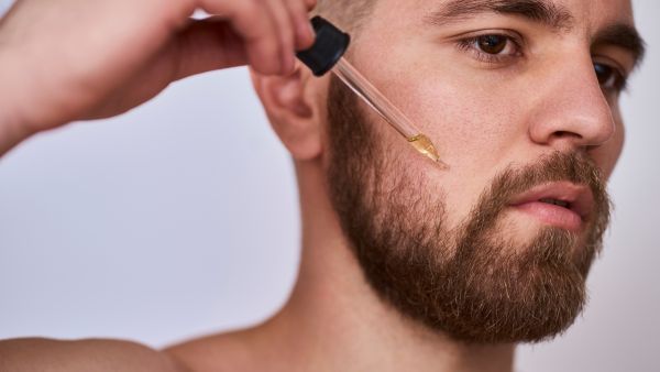 تدريج اللحية لا يتوقف فقط على اللحى الطويلة والمتوسطة الذي يعتمد على طبقات متدرجة قوية تدريج اللحية لا يتوقف فقط على اللحى الطويلة والمتوسطة الذي يعتمد على بقات متدرجة قوية