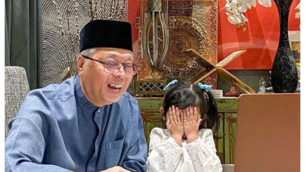 إسماعيل صبرى بن يعقوب وحفيدته