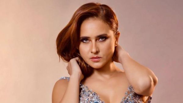 She's in Love! Nelly Karim Confirms Her Relationship With a Mysterious Man by These Pictures.. Watch