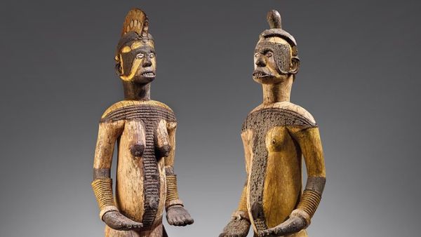 A pair of historic statues  from Nigeria (Twitter)