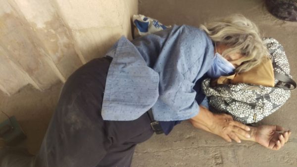 Jailed or Hidden? Egyptian Police Stands Still as Thugs Attack Activist's Family Near Prison Gate