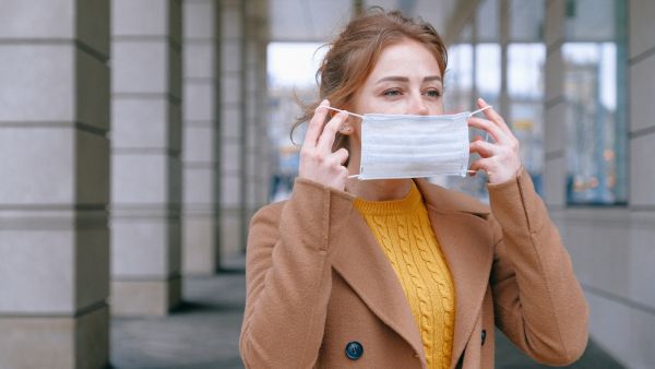 إلى متى يبقى فيروس كورونا على الملابس: إليك الإجابة!