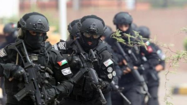 المتهمون الأربعة حاولوا الالتحاق بالتنظيمات المسلحة بالتسلل عبر الحدود الأردنية إلى الخارج