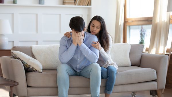 في الأوقات الطبيعية تعملين أنتِ وزوجك كفريق واحد يكمل كل منكما الآخر، وتتقاسمان المسؤوليات والمهام