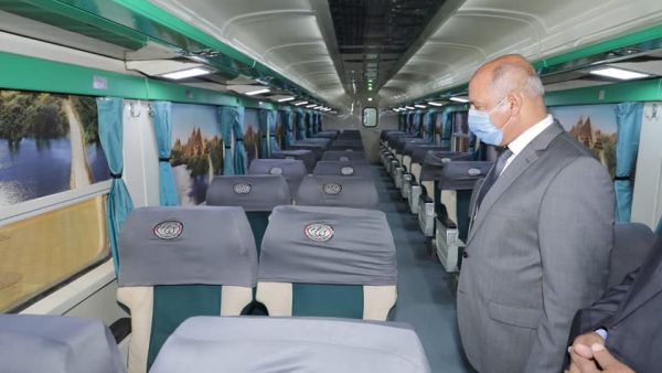 تم تطوير 3 أنواع من العربات هى الدرجة الثالثة والأولى فاخرة والإسبانى