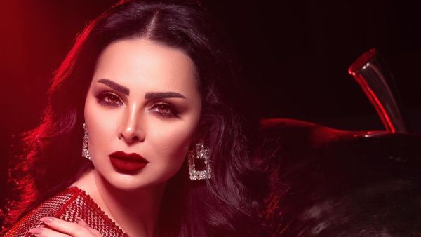 لأول مرة من بعد الخطوبة...ديانا كرزون تشارك صورة مع خطيبها!