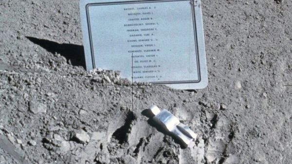 Copy of Fallen Astronaut, a miniature aluminum sculpture that was taken on the Apollo 15 mission to the Moon in 1971 (Twitter)
