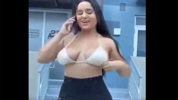 حلوة في الشارع