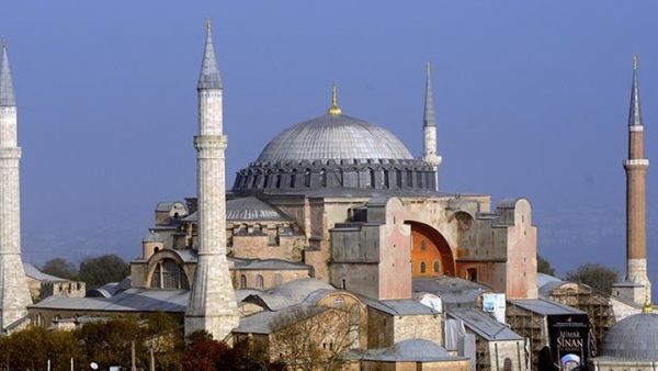 جماعات تركية ظلت على مدى فترة طويلة تحشد التأييد لإعادة آيا صوفيا إلى مسجد