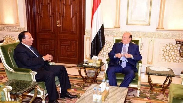 الرئيس اليمني عبد ربه منصور هادي ومستشاره عبد العزيز جباري