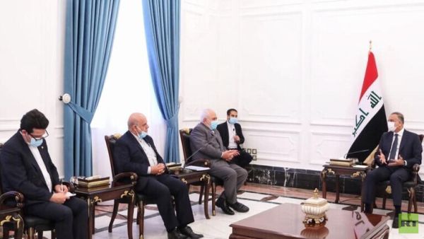  الكاظمي خلال استقباله وزير الخارجية الإيراني محمد جواد ظريف 