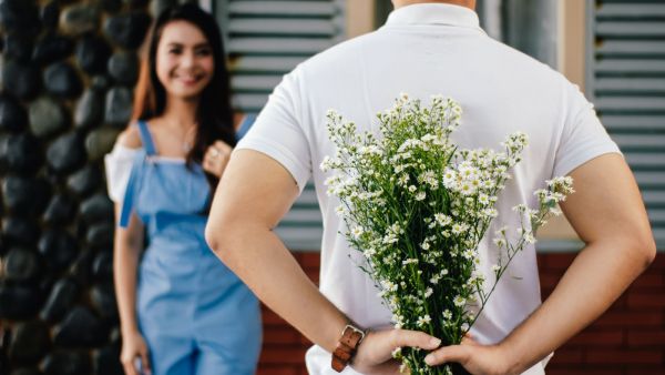 الرجال الذين ينتمون إلى هذه الأبراج يفضلون العقل على الجمال