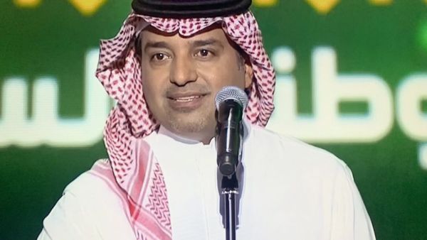 راشد الماجد بفيديو نادر من الطفولة من إحدى الحفلات..والجمهور يبدي إعجابه!