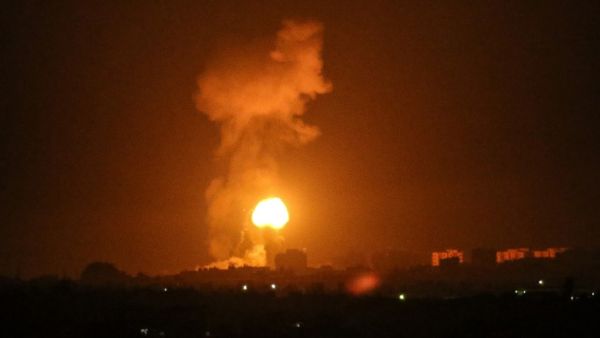 Smoke and flames rise after Israeli army war planes carried out airstrikes over Khan Yunis, Gaza Strip on August 16, 2020. The Israeli army said it carried out fresh air strikes against Hamas positions in the Gaza Strip on August 16, in response to firebombs sent into Israeli territory attached to balloons. SAID KHATIB / AFP
