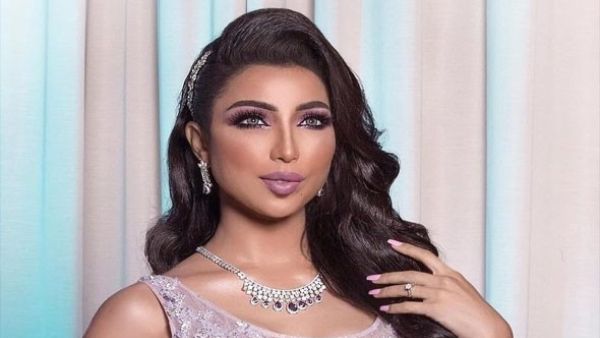 دنيا بطمة تستعرض حملها..وانتفاخ غريب في مؤخرتها  يثير تساؤل الجمهور!