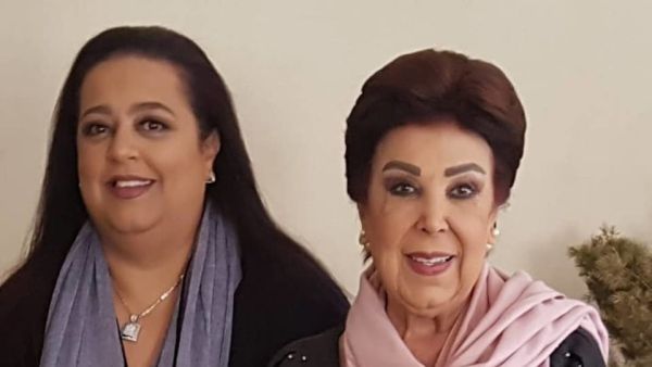 الفنانة الراحلة رجاء الجداوي وابنتها أميرة مختار 