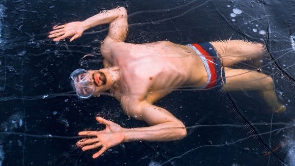 Vitaly Vivchar of Tomsk said he trained for two months before taking on the record Thursday at Lebyazhye Lake. (Instagram/ vivcharvitaly)