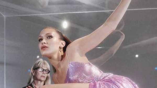 Bella Hadid (Twitter)