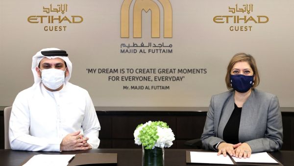 خلال الحدث ماجد الفطيم والاتحاد للطيران تتفقان على مشاركة نقاط وأميال برنامجي "SHARE" و"ضيف الاتحاد"