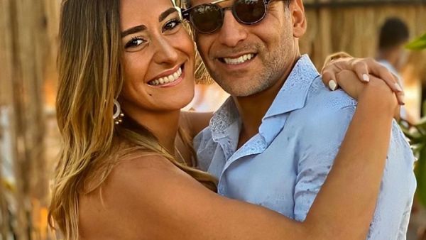 أمينة خليل تتعرض لهجوم شديد بسبب صورة بالمايوه برفقة خطيبها