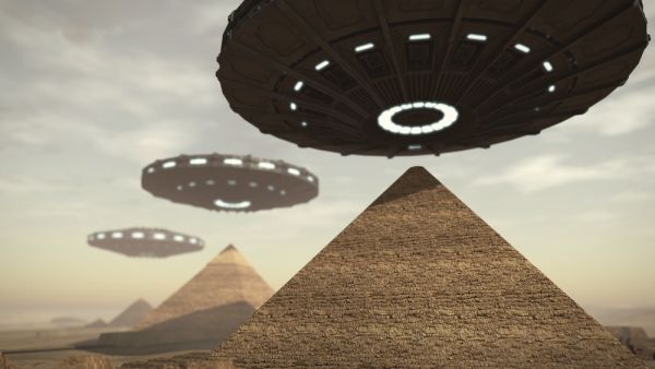 UFOs above Egypt pyramids. (Shutterstock/ File Photo)