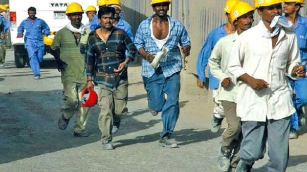  ترحيل 360 ألف وافد من الكويت على المدى القصير