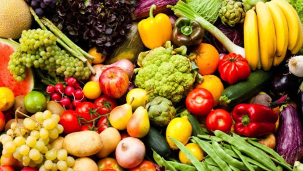 البعد عن اختيار منتجات الفواكه والخضار التي تحتوي على الإضافات