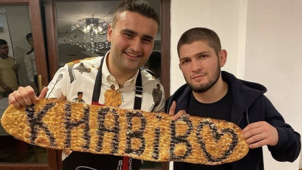 حبيب نورمحمدوف مع الشيف بوراك حبيب نورمحمدوف مع الشيف بوراك