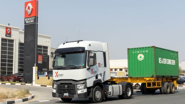 T X-Port من ’شاحنات رينو‘ – الشاحنة المستعمَلة الجديدة لأفريقيا والشرق الأوسط