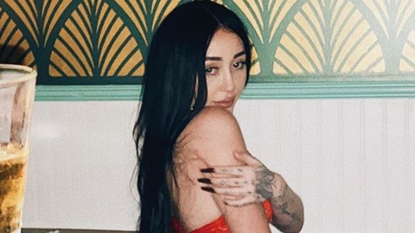 Noah thanked everyone for helping her through the tough times.