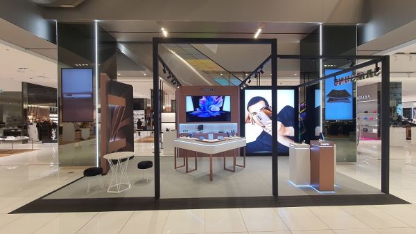 سامسونج الخليج تعلن عن شراكة مع هارفي نيكولز - دبي قبيل الإطلاق المنتظر لهاتف5G  Galaxy Z Fold2 في دولة الإمارات