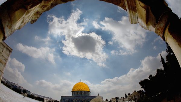 Gold cupola of the mosque of Omar on The Temple mountain in Jerusalem  (Shutterstock)	